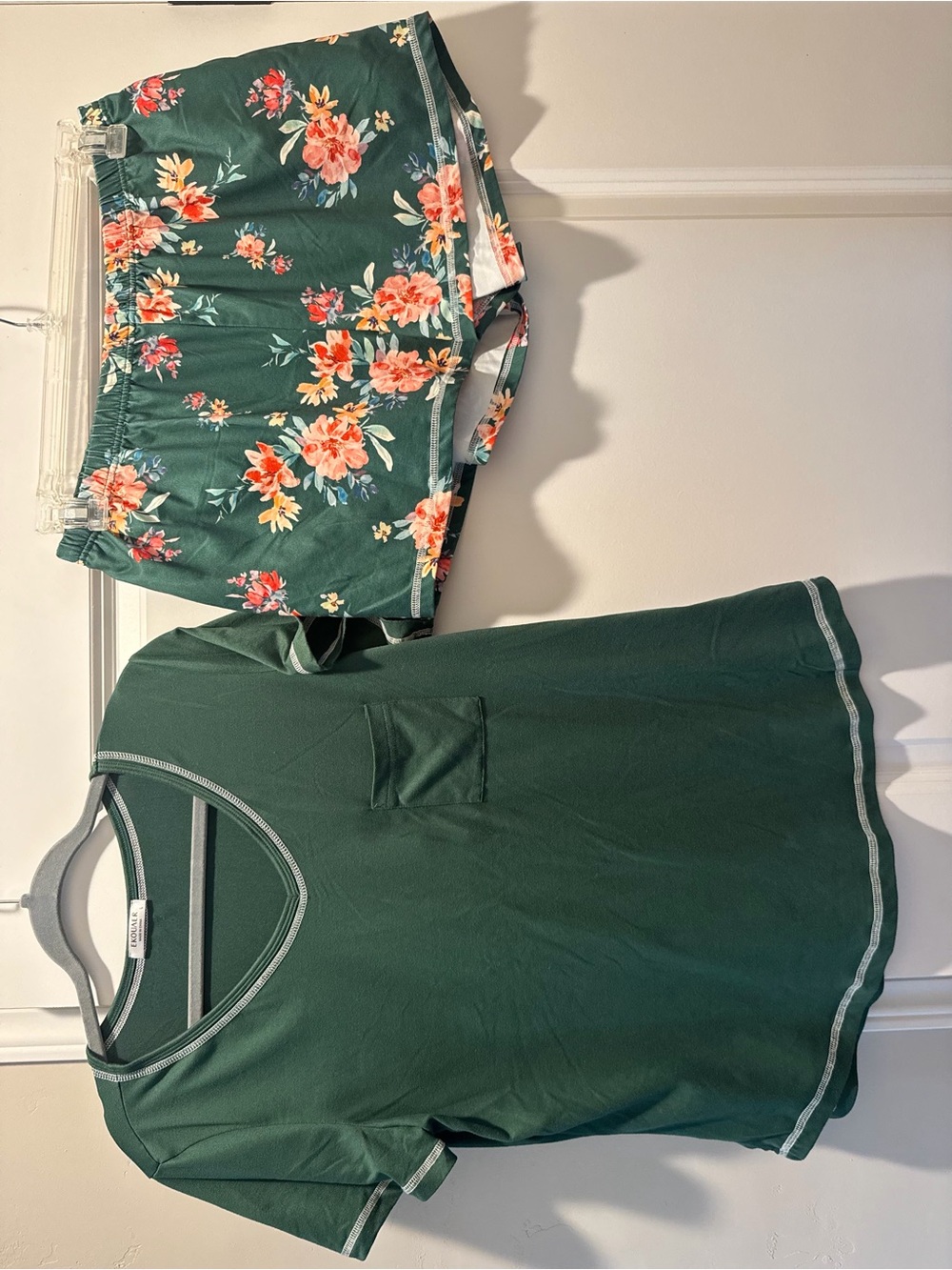 Women's Dark Green Floral Short Pajama Set - Relaxed Sleep Top & Shorts